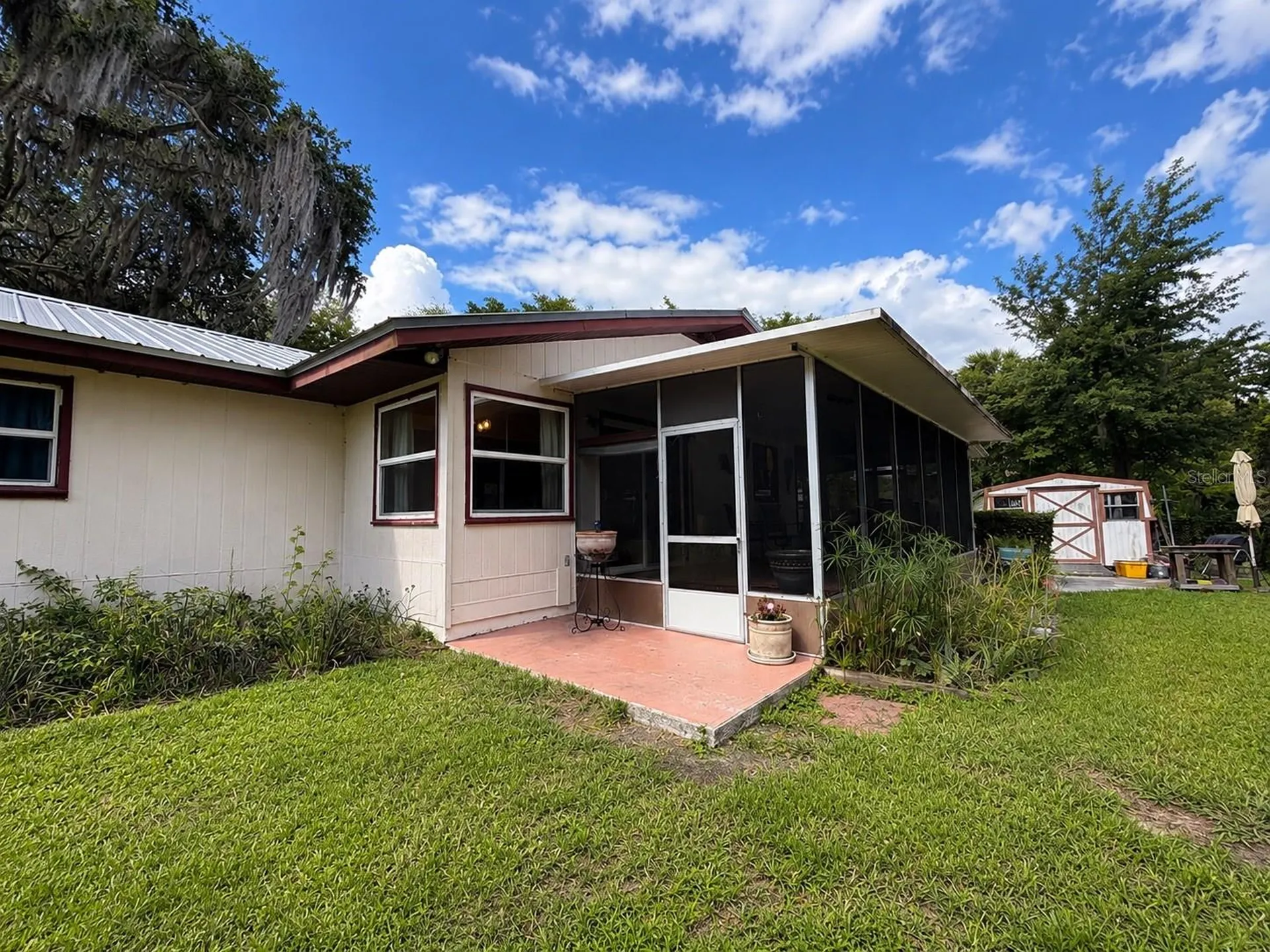 1724 SE 164th Circle Ocklawaha FL 32179