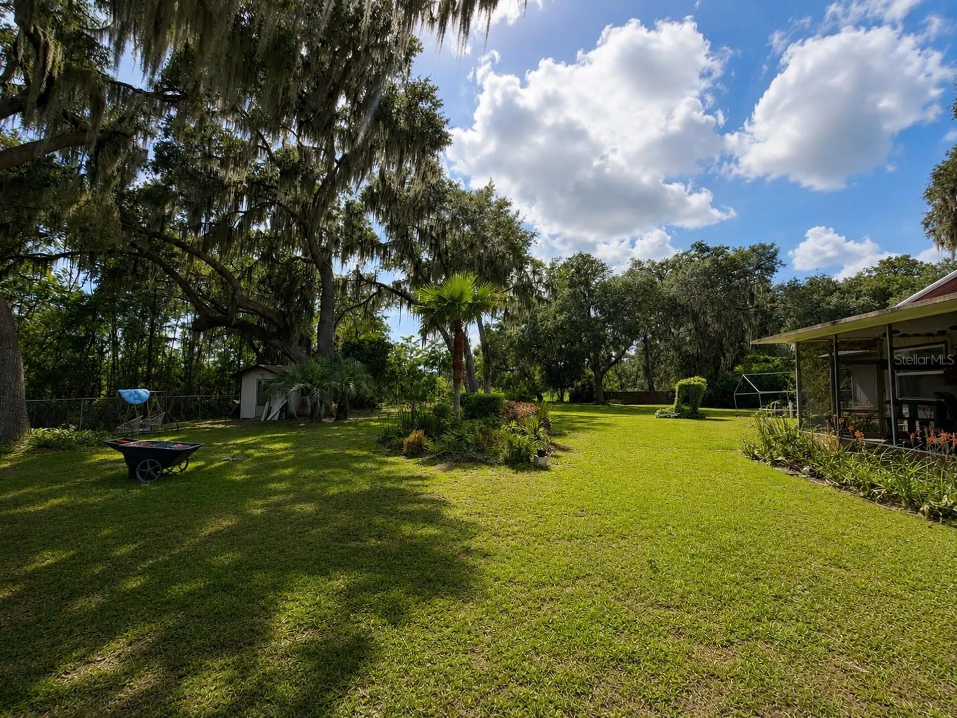 1724 SE 164th Circle Ocklawaha FL 32179
