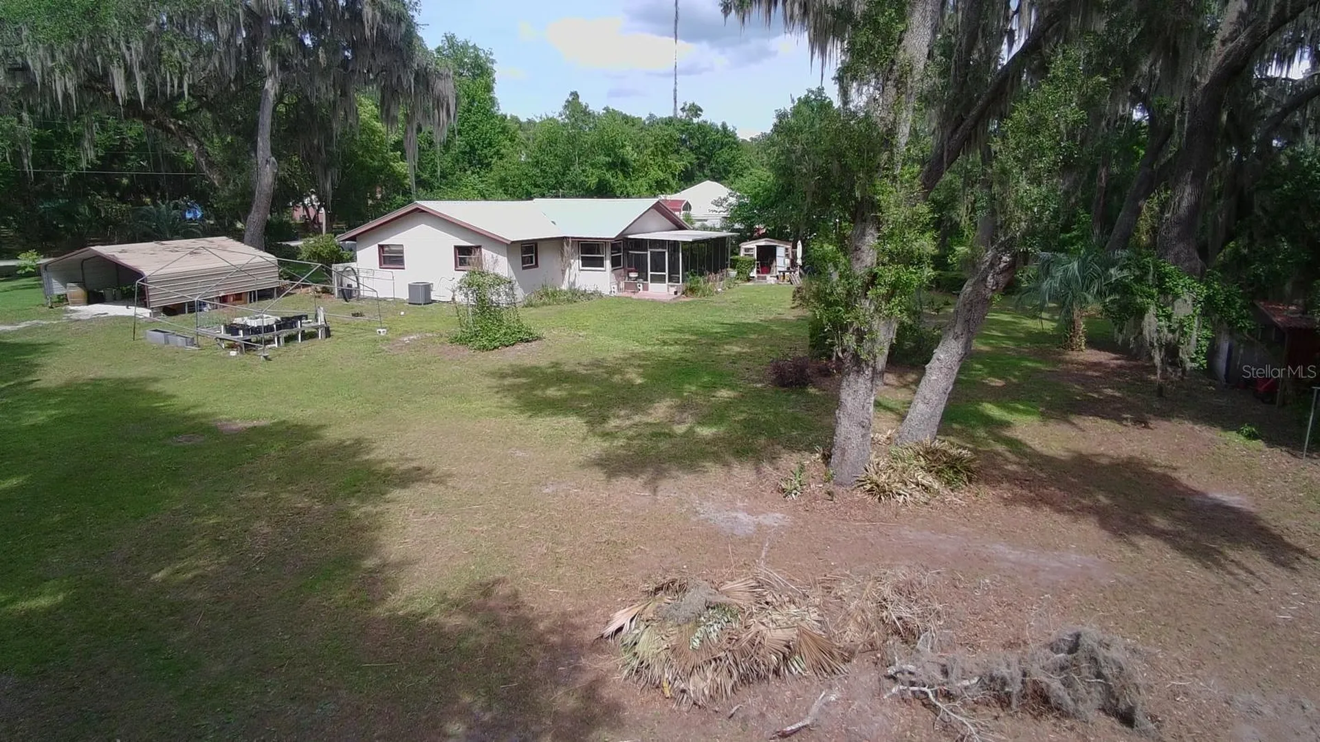 1724 SE 164th Circle Ocklawaha FL 32179