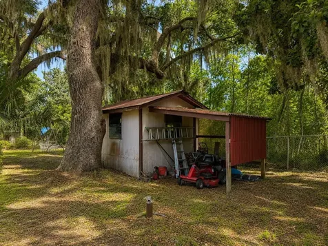1724 SE 164th Circle Ocklawaha FL 32179