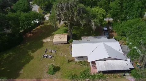1724 SE 164th Circle Ocklawaha FL 32179