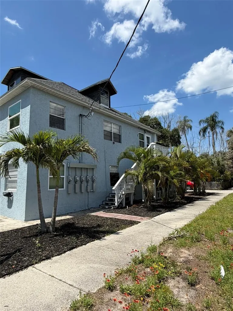 101 W Lemon Street Tarpon Springs FL 34689