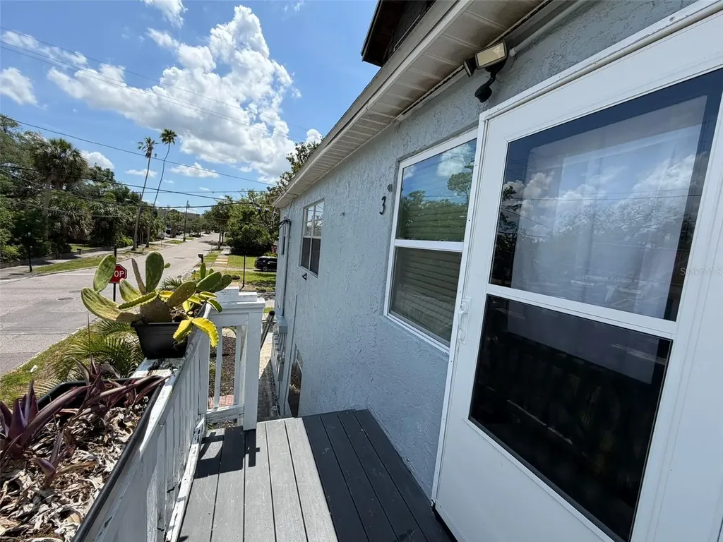 101 W Lemon Street Tarpon Springs FL 34689