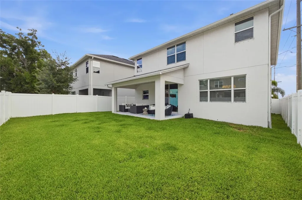 3023 W Carmen Street Tampa FL 33609