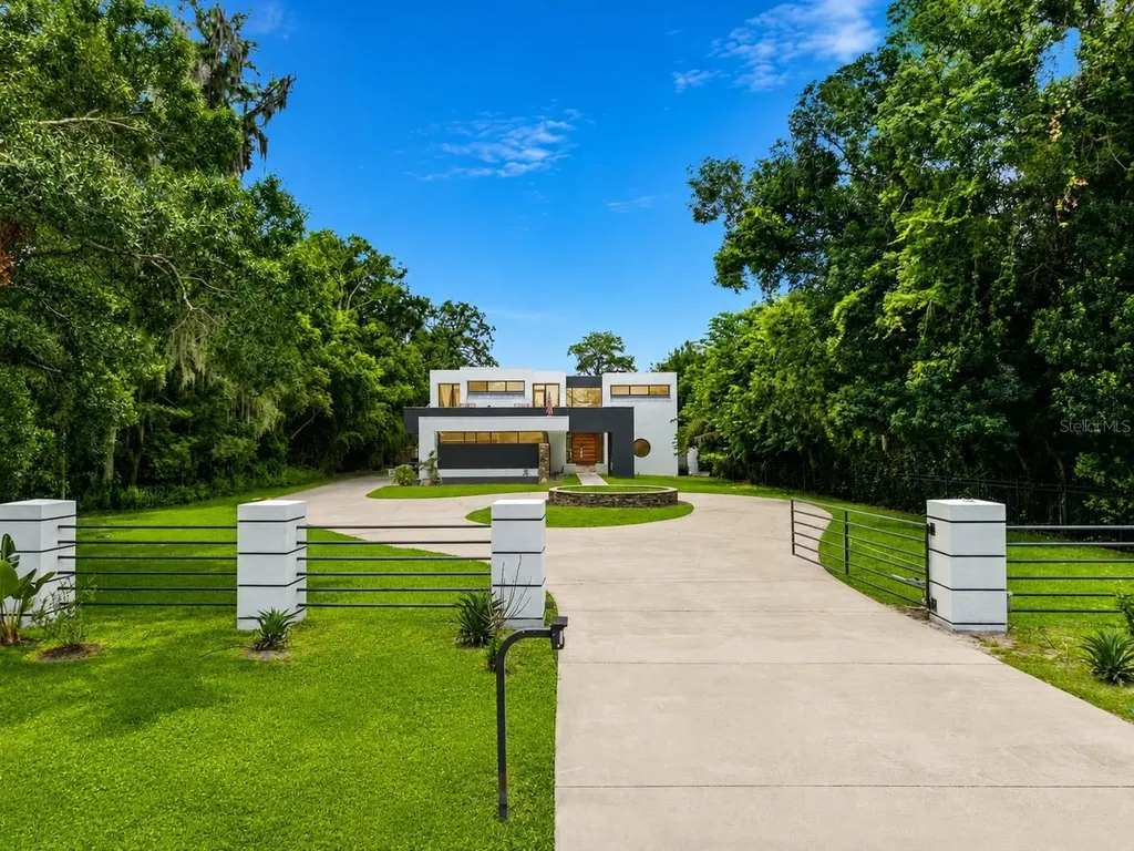3330 Ehrlich Road Tampa FL 33618