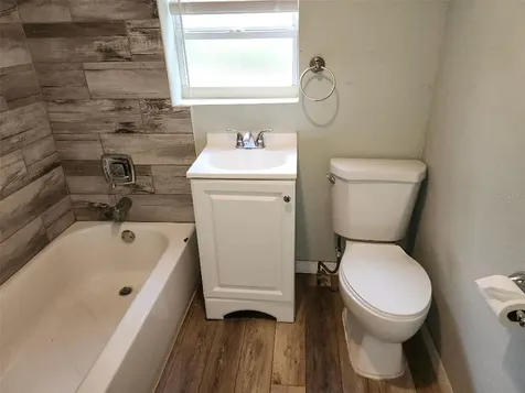 1426 10th Street W Bradenton FL 34205
