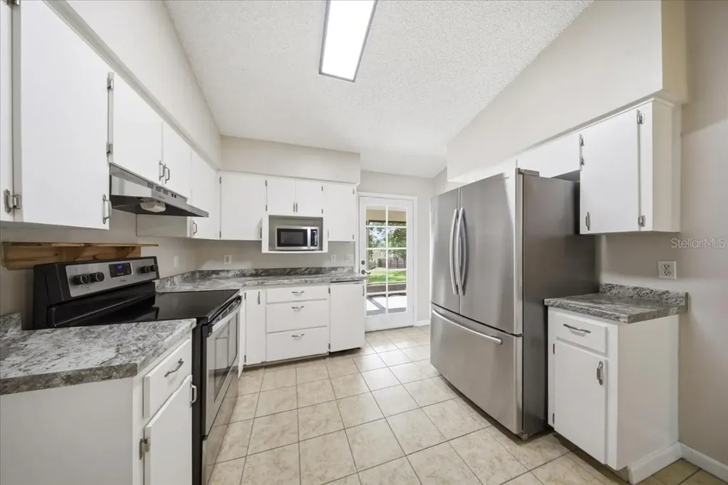 43 Lake Jackson Drive Mascotte FL 34753