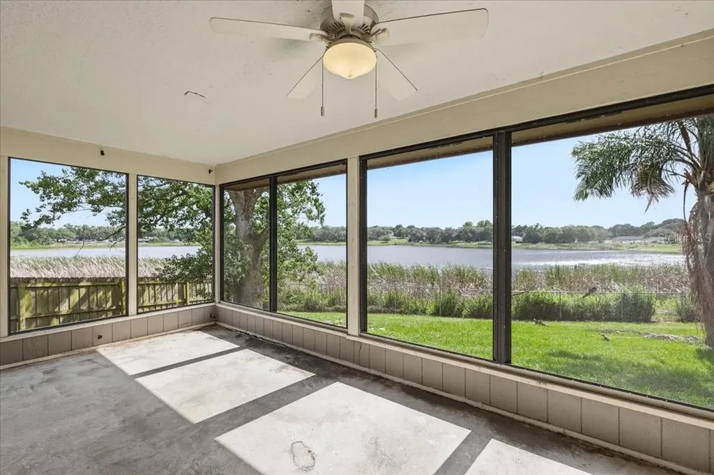 43 Lake Jackson Drive Mascotte FL 34753