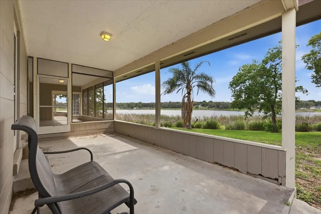 43 Lake Jackson Drive Mascotte FL 34753