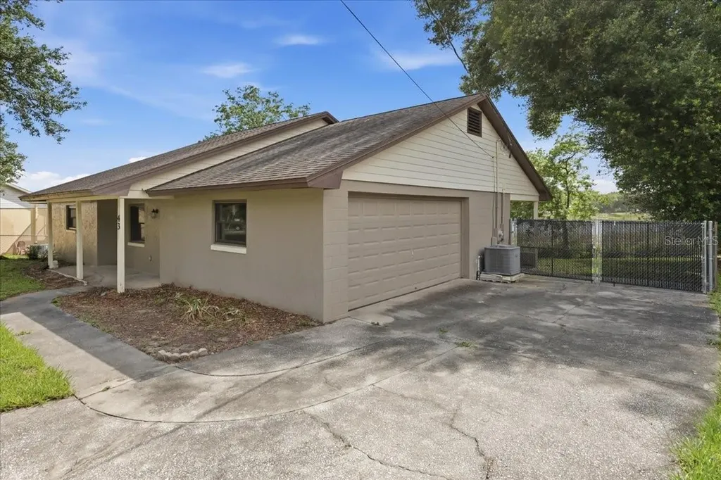 43 Lake Jackson Drive Mascotte FL 34753