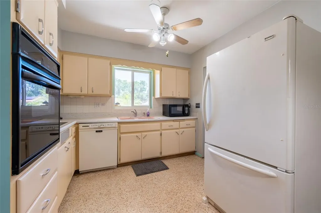 2215 Grove Street Sarasota FL 34239