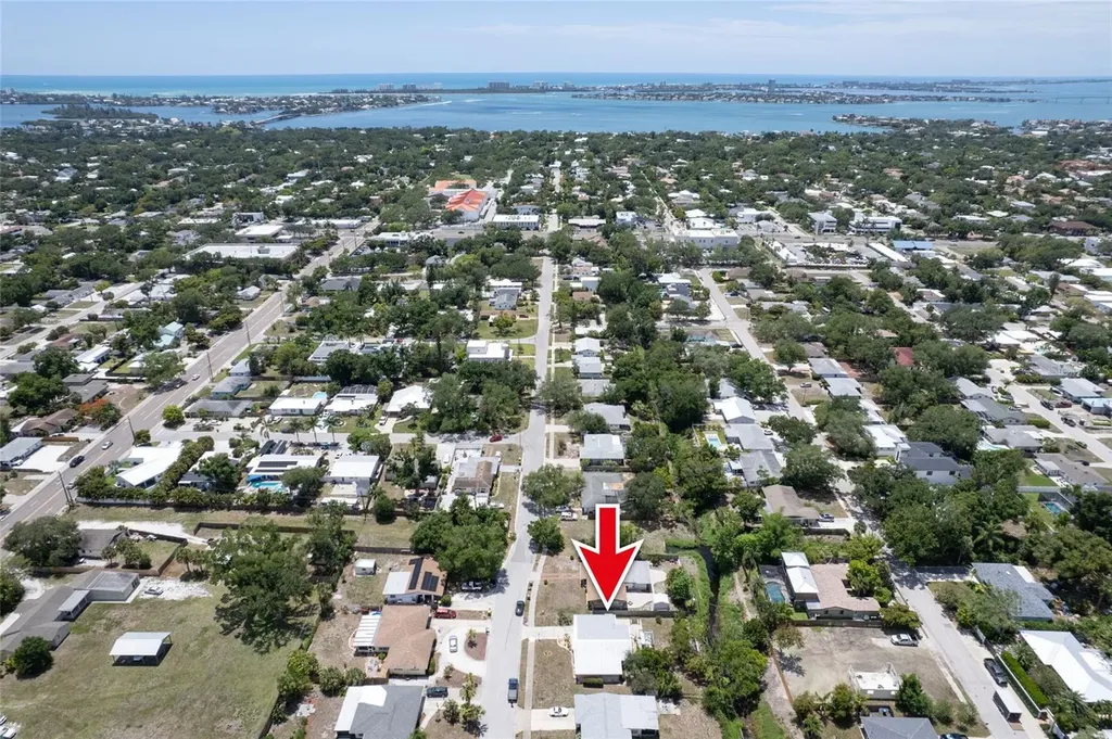 2215 Grove Street Sarasota FL 34239