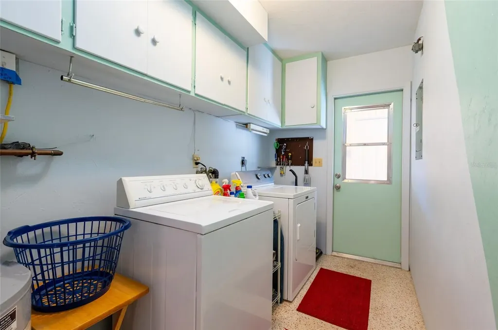 2215 Grove Street Sarasota FL 34239
