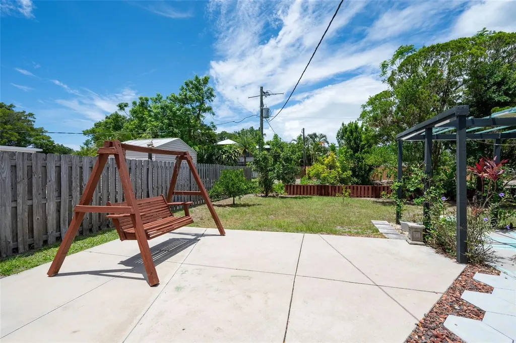 2215 Grove Street Sarasota FL 34239