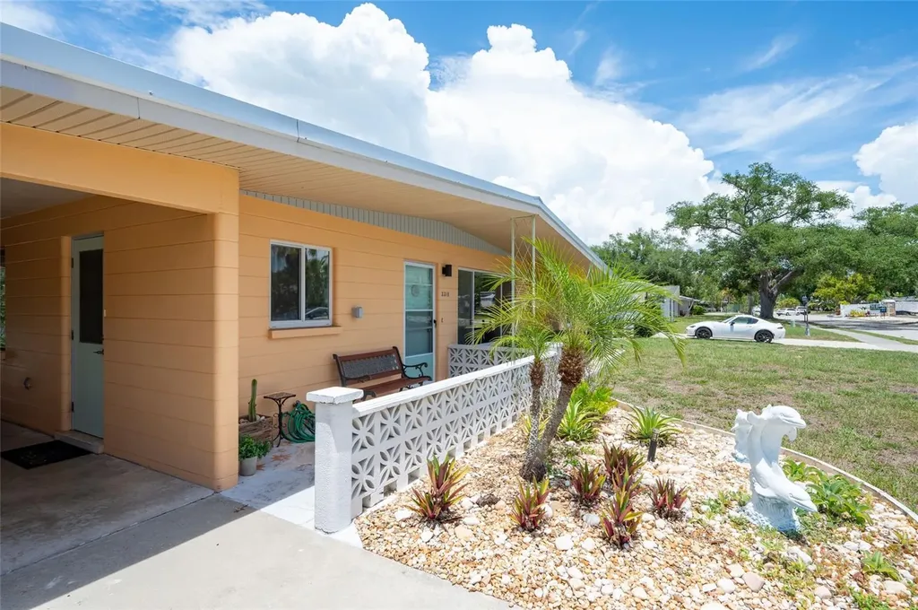 2215 Grove Street Sarasota FL 34239