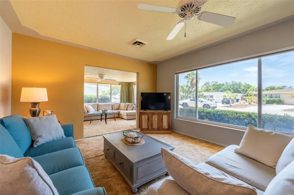 2215 Grove Street Sarasota FL 34239
