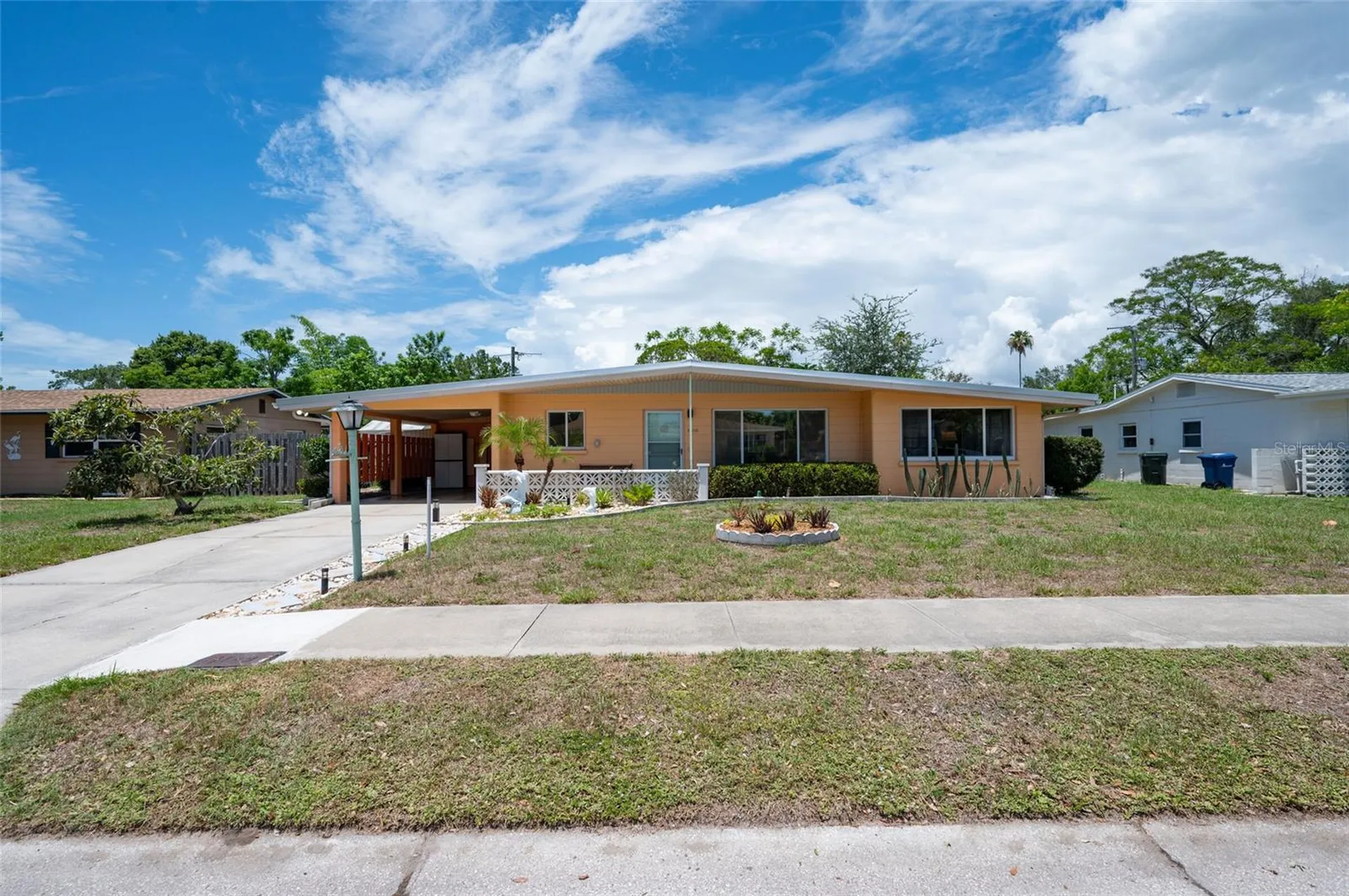 2215 Grove Street Sarasota FL 34239