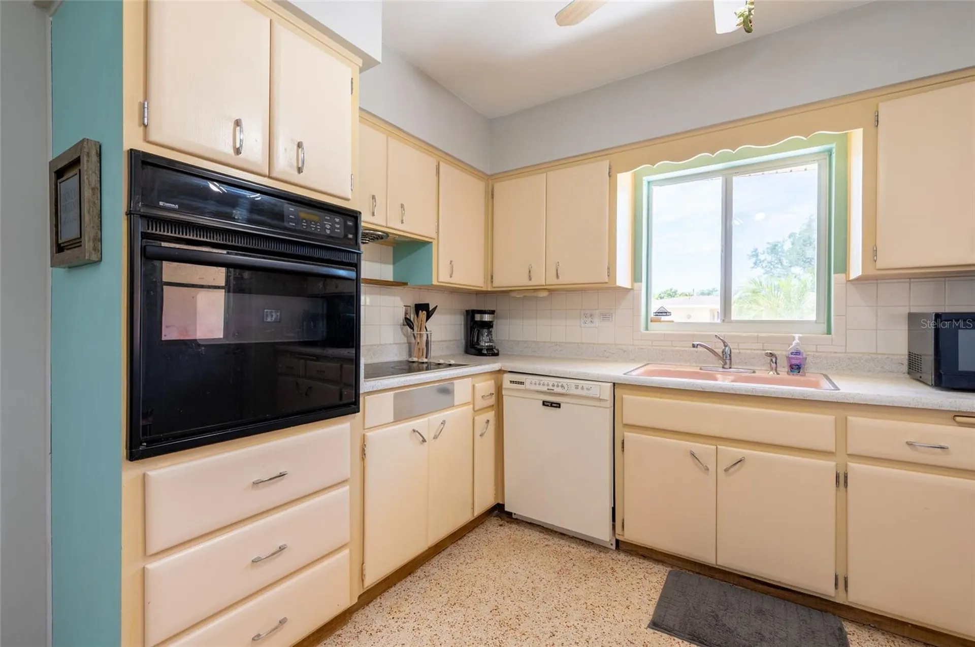 2215 Grove Street Sarasota FL 34239