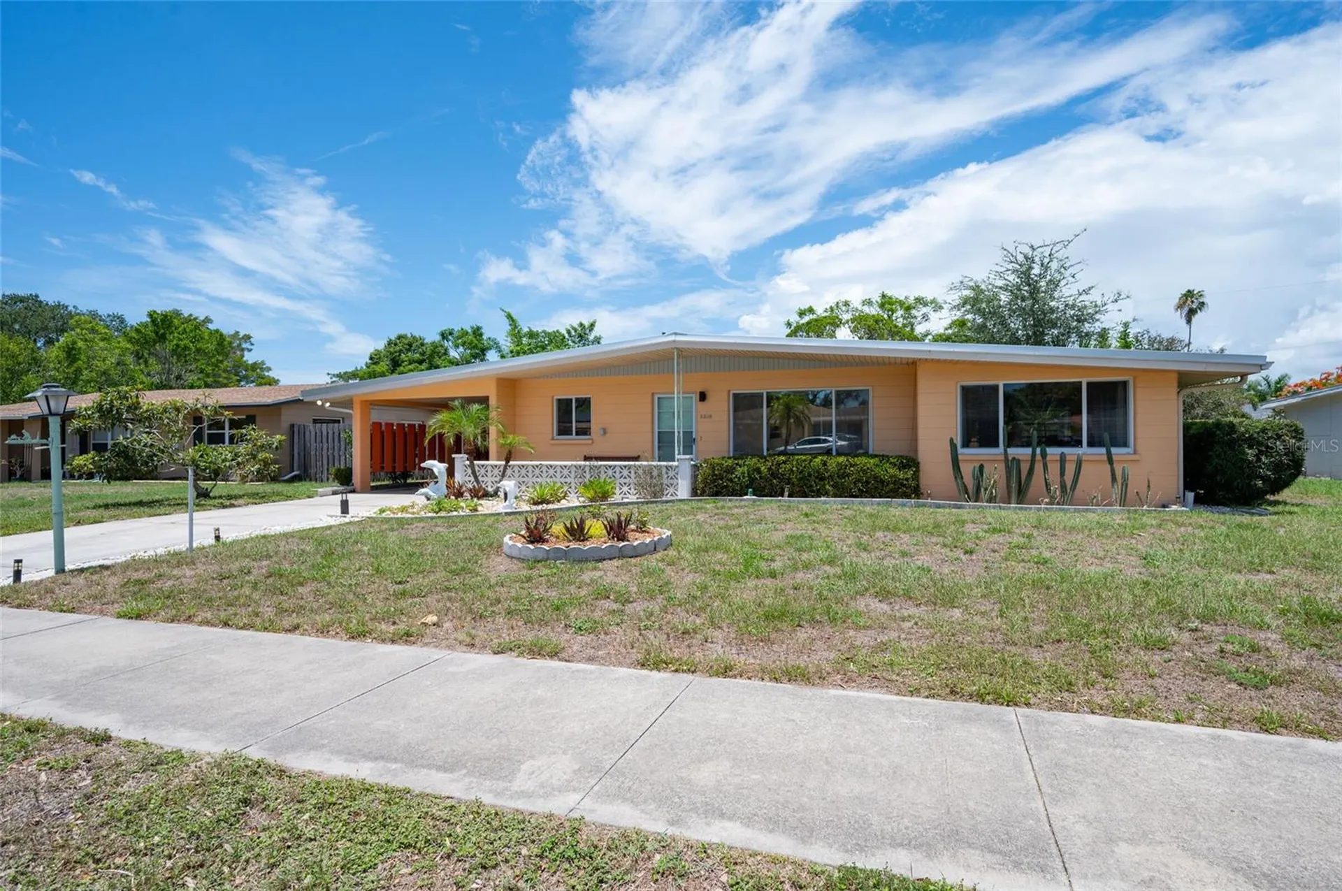 2215 Grove Street Sarasota FL 34239