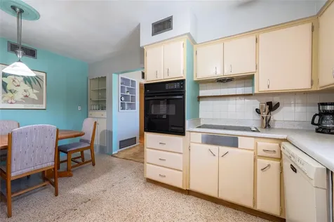 2215 Grove Street Sarasota FL 34239