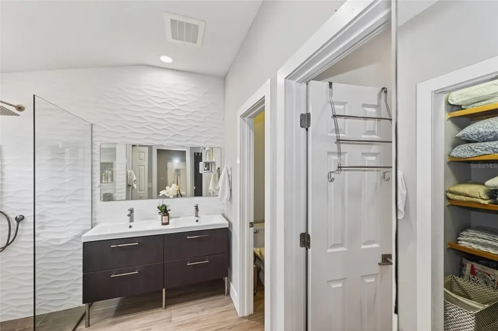 15107 Skip Jack Loop Bradenton FL 34202