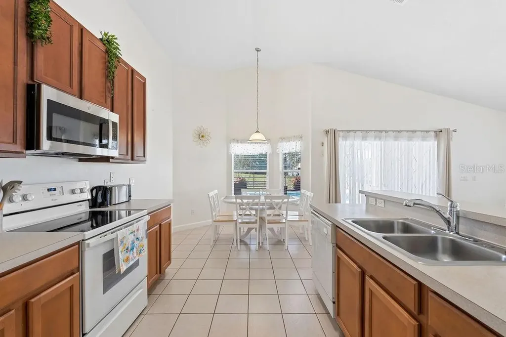 620 Old Bridge Circle Davenport FL 33897