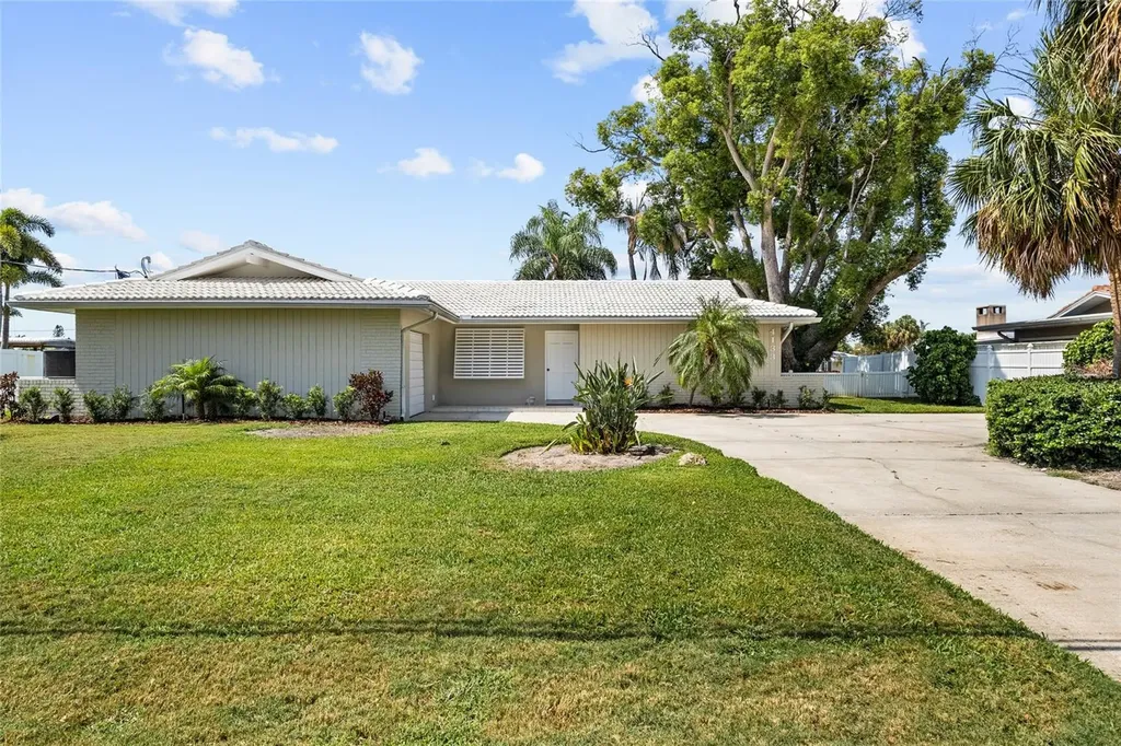 4133 49th Avenue S St Petersburg FL 33711