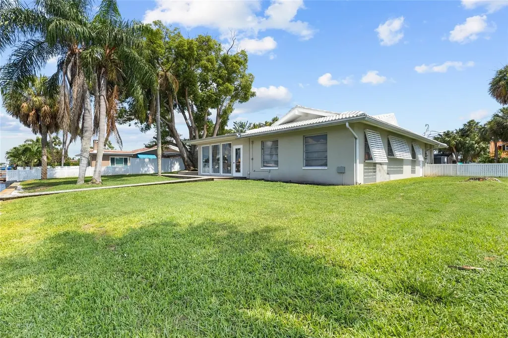 4133 49th Avenue S St Petersburg FL 33711