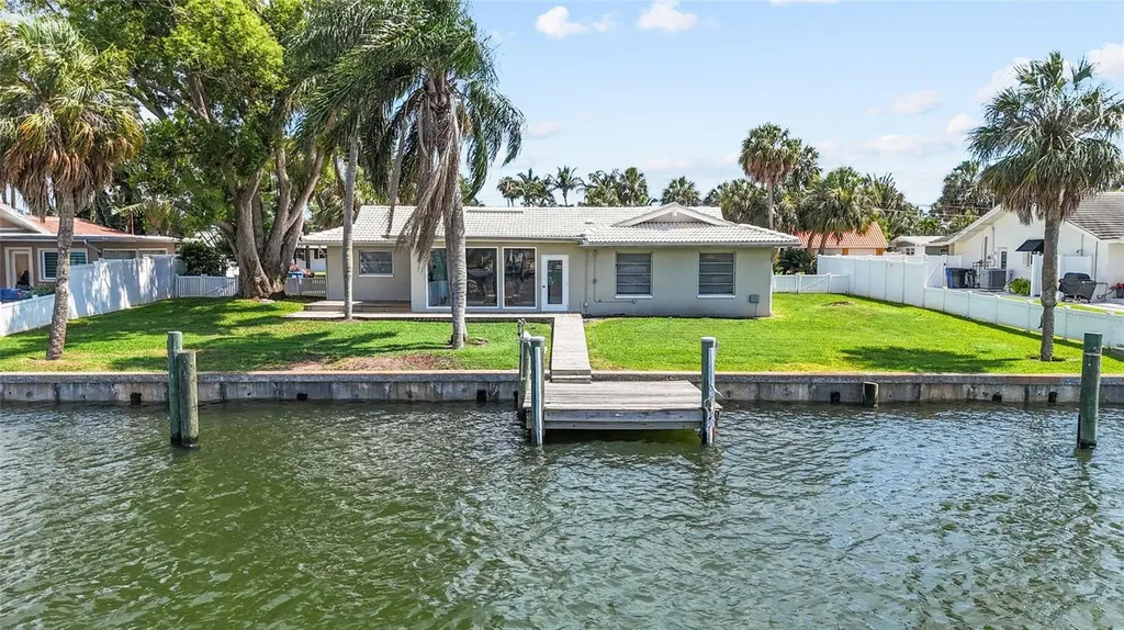 4133 49th Avenue S St Petersburg FL 33711
