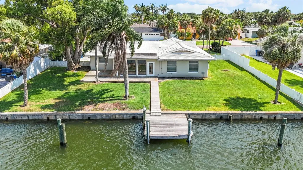4133 49th Avenue S St Petersburg FL 33711