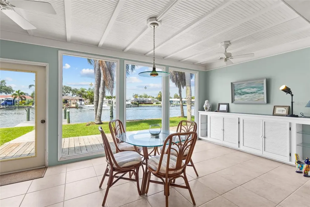 4133 49th Avenue S St Petersburg FL 33711