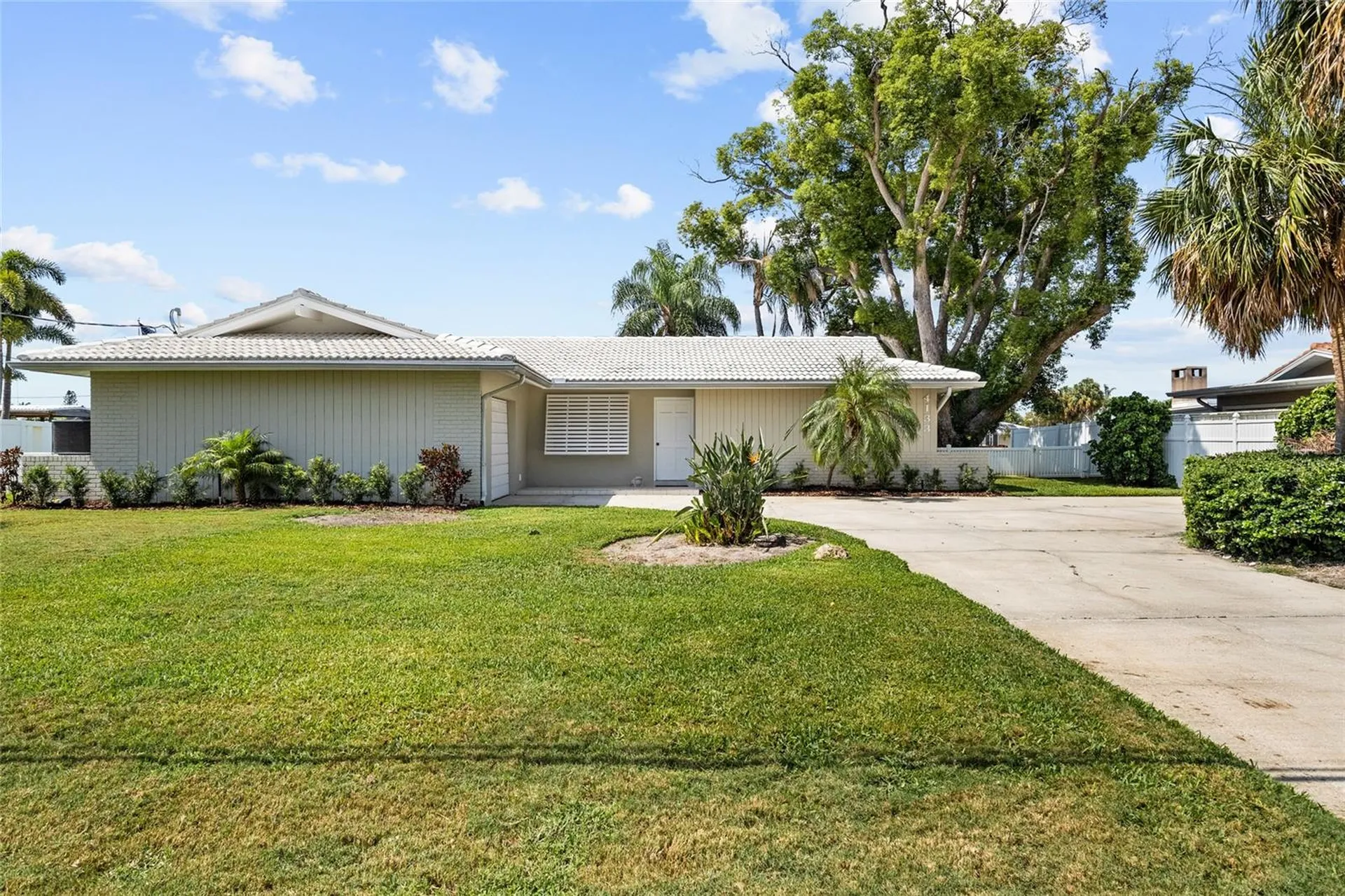 4133 49th Avenue S St Petersburg FL 33711