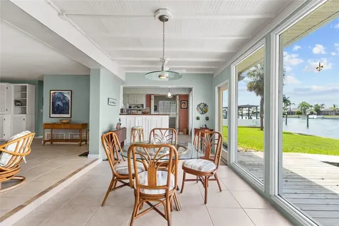 4133 49th Avenue S St Petersburg FL 33711