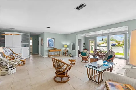 4133 49th Avenue S St Petersburg FL 33711