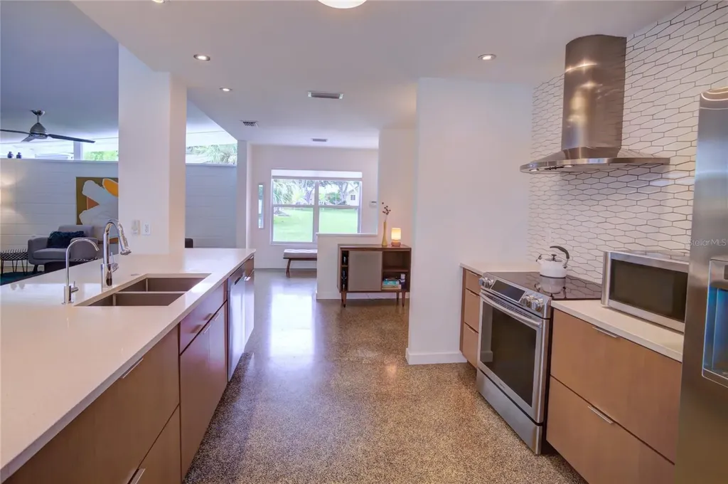7812 San Juan Avenue Bradenton FL 34209