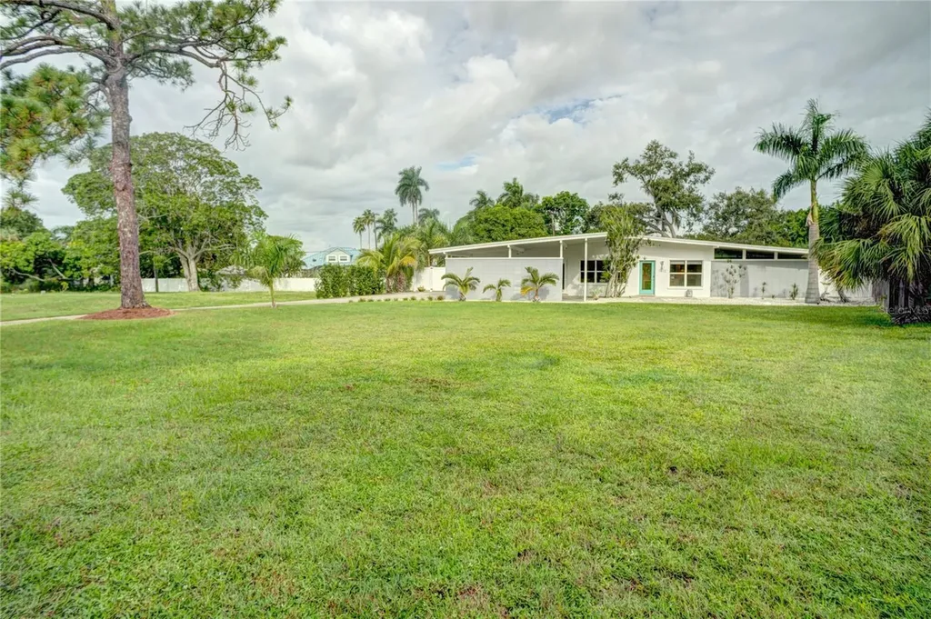 7812 San Juan Avenue Bradenton FL 34209