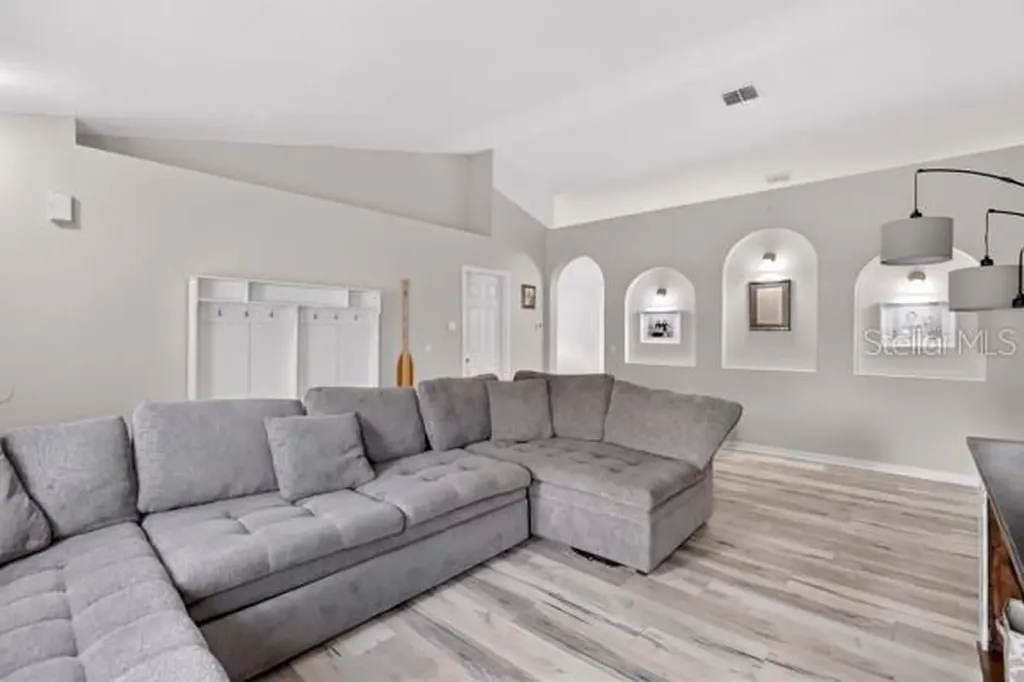 3857 Sleepy Hill Oaks Loop Lakeland FL 33810