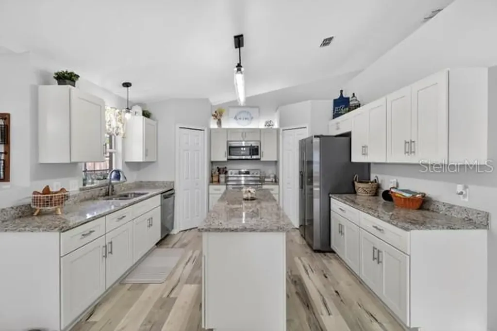 3857 Sleepy Hill Oaks Loop Lakeland FL 33810