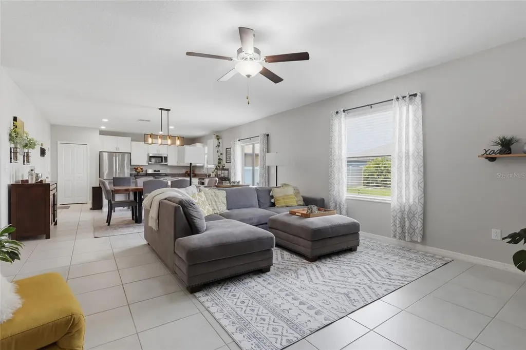 5052 White Chicory Drive Apollo Beach FL 33572