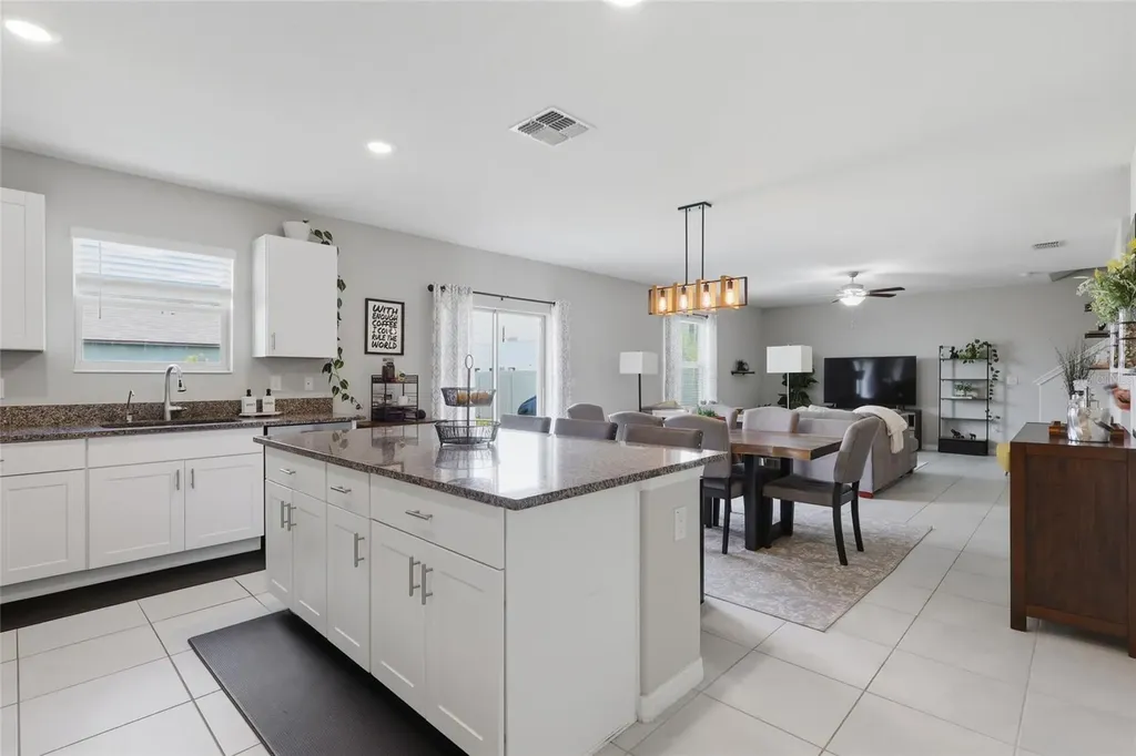 5052 White Chicory Drive Apollo Beach FL 33572