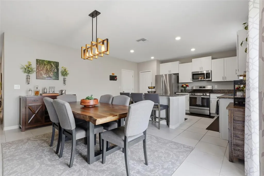 5052 White Chicory Drive Apollo Beach FL 33572