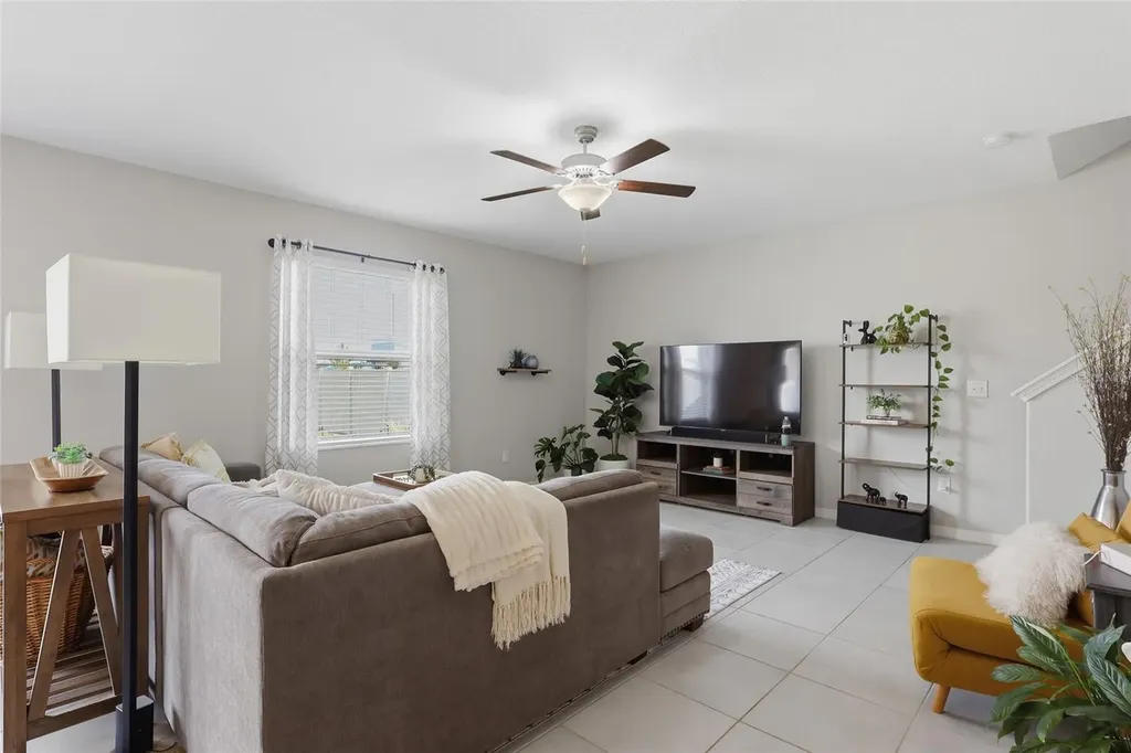 5052 White Chicory Drive Apollo Beach FL 33572