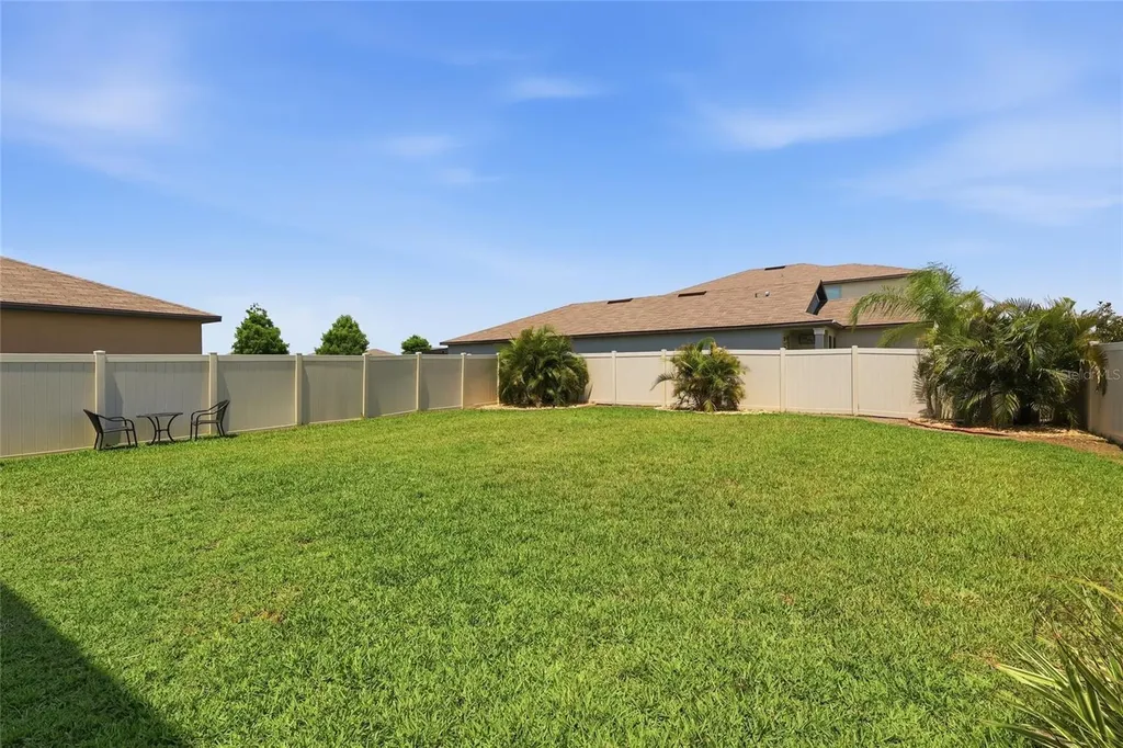5052 White Chicory Drive Apollo Beach FL 33572