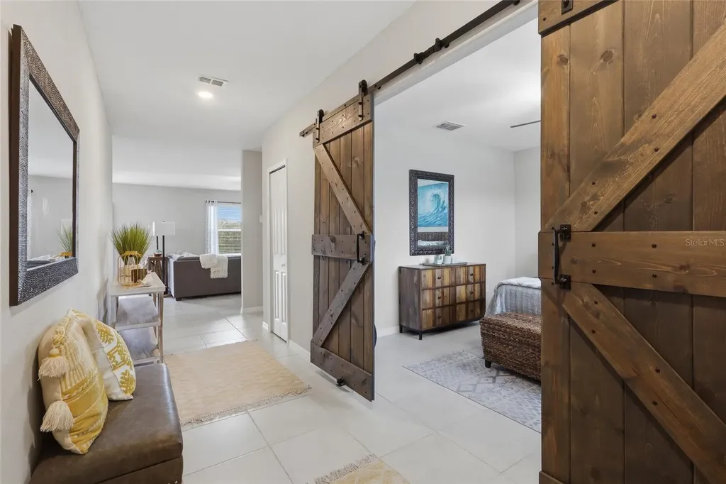 5052 White Chicory Drive Apollo Beach FL 33572