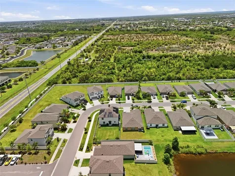 5052 White Chicory Drive Apollo Beach FL 33572