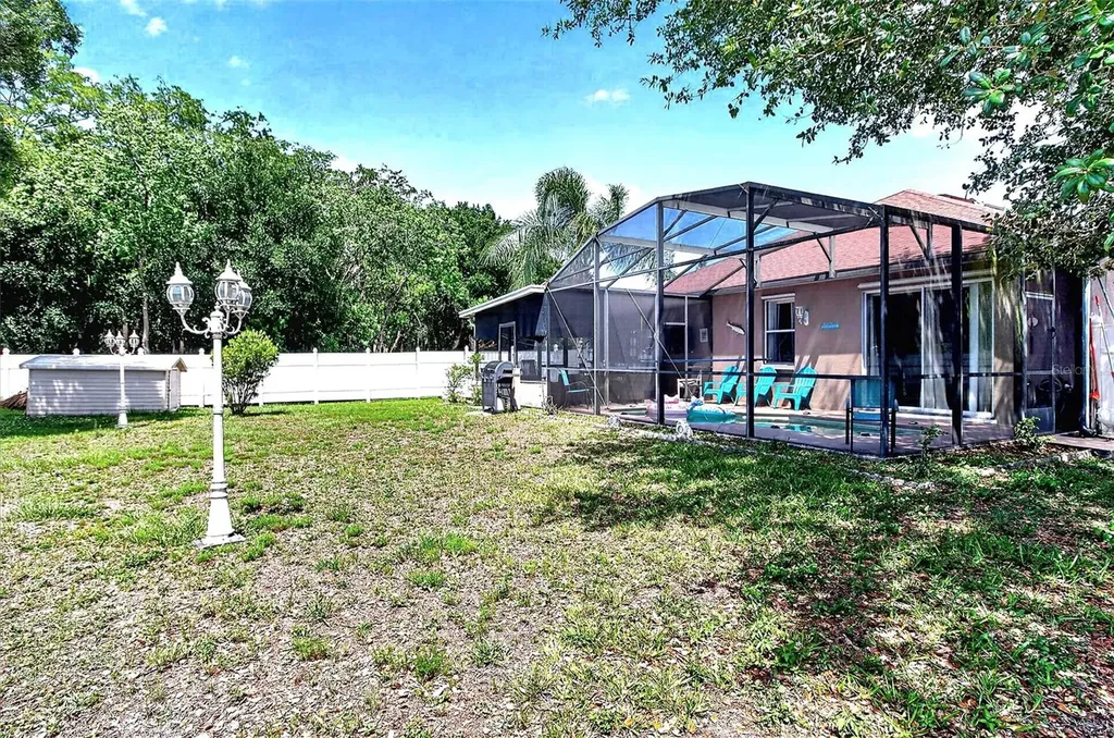 2304 Saphire Court Kissimmee FL 34743