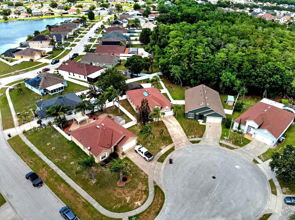 2304 Saphire Court Kissimmee FL 34743