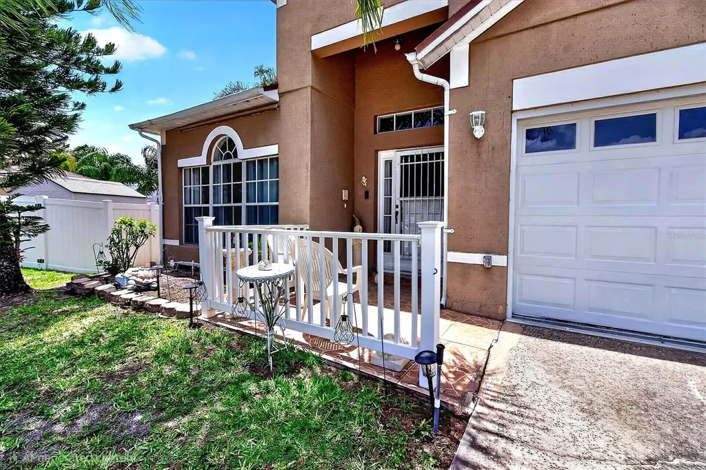 2304 Saphire Court Kissimmee FL 34743