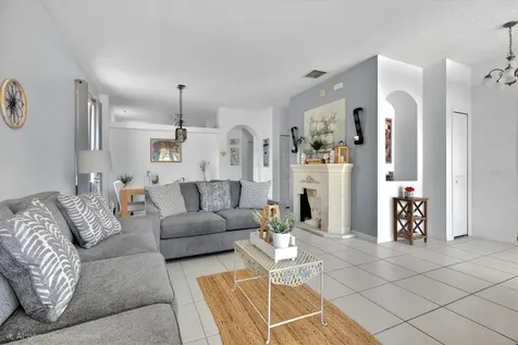2304 Saphire Court Kissimmee FL 34743
