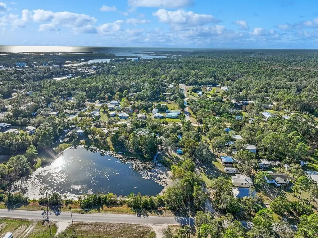 112 8th Street NE Steinhatchee FL 32359